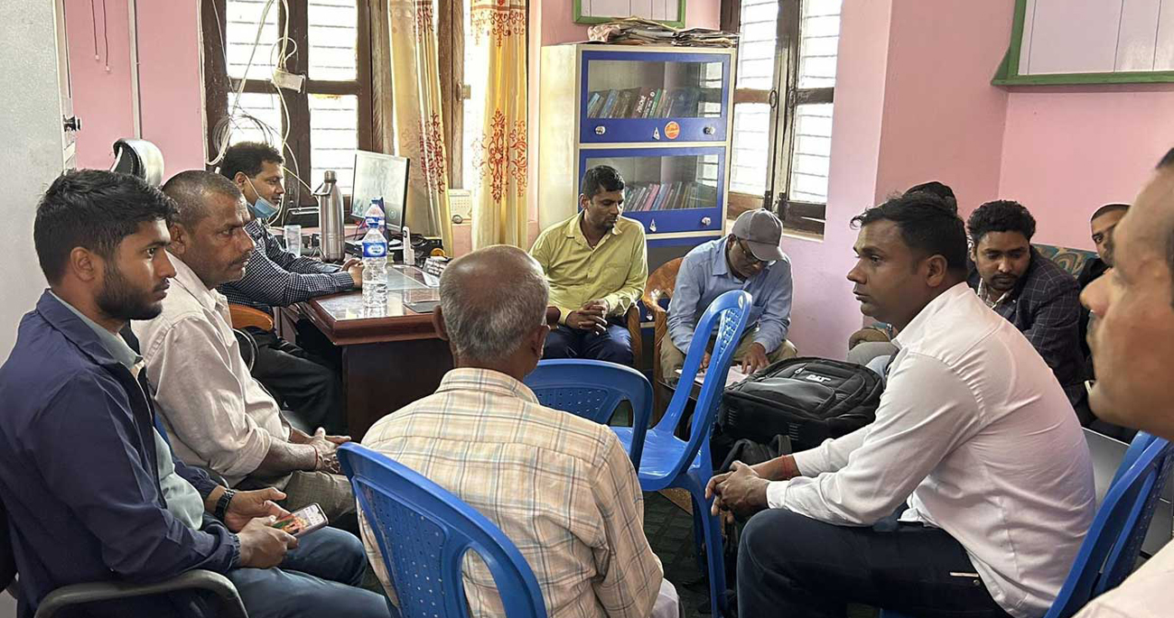 कर्मचारीमाथि हातपात प्रकरणः शिक्षामन्त्रीलाई कारबाहीको माग गर्दै पेनडाउन